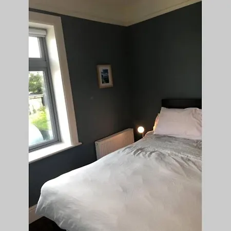 Swimmers Rest 200 Meters From The In Salthill Holiday home *